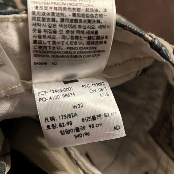 🍒💣 Levi’s camo cargo shorts - Picture 9 of 9